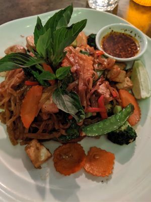Vegan drunken noodles at Sabai Sabai in Toronto