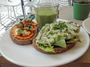 ";proeverij"; with 2 sandwiches and soup at Novia Verde in Nijmegen