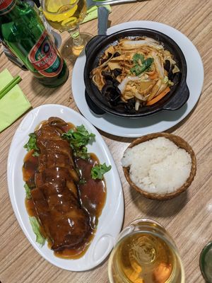 Duck, sticky rice and veggie wok at Vege Saveurs in Paris