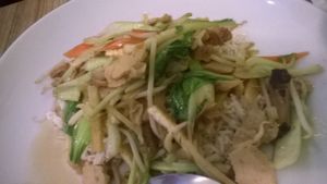 faux chicken, vegetables and rice at Vege Saveurs in Paris