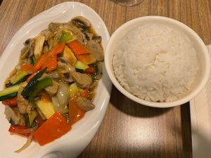 “Beef” and veggies with plain rice  at Vege Saveurs in Paris