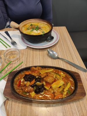 "poulet" à la plancha et mijoté at Vege Saveurs in Paris