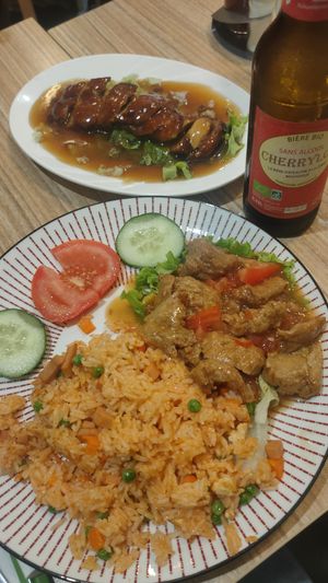 Riz au boeuf Lok Lak, Canard laqué à la sauce brune & Cherrylor at Vege Saveurs in Paris