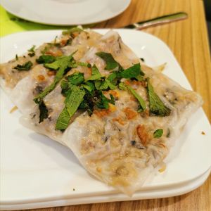 Vietnamese ravioli at Vege Saveurs in Paris