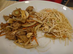 Bœuf oignon at Vege Saveurs in Paris