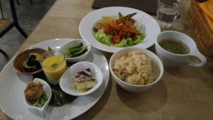 dinner set at Cafe the 6BT in Tokyo