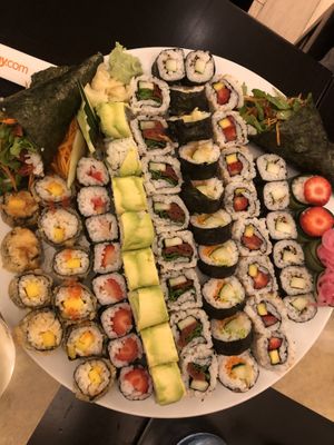 Vegan sushi platter at Teppan in Porto