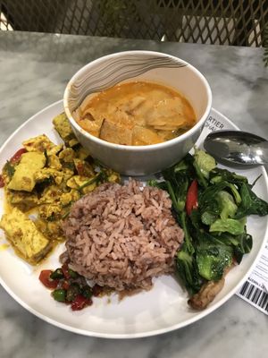 Rice with 3 dishes came to Tb95 - was really good! at Walee - EM Quartier in Bangkok