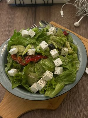 Греческий салат с веган фетой  at Kiwi Vegan Cafe in Tbilisi