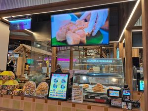 三樣炸物一樓門口 at Baan Ying in Samut Prakan