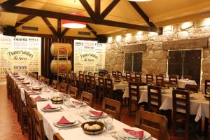 Especialidade: Francesinhas
Confecionadas por mãos experientes com os melhores ingredientes, o Francesinhas da Baixa oferece 20 variedades além das tradicionais, com um molho de comer e chorar por mais....
O sabor que o Porto nunca esquece! at Francesinhas Al Forno da Baixa in Porto