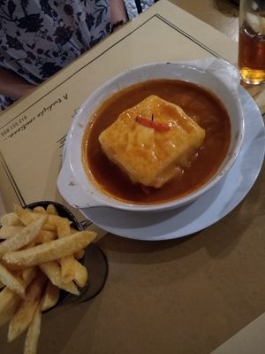 Tempeh option at Francesinhas Al Forno da Baixa in Porto