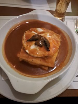 Francesinha de tofu com ovo at Francesinhas Al Forno da Baixa in Porto