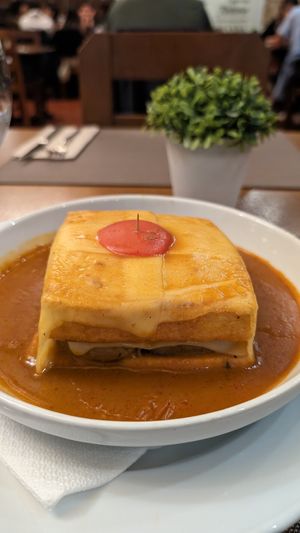 Tempeh at Francesinhas Al Forno da Baixa in Porto