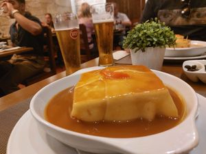 Francesinha de seitan at Francesinhas Al Forno da Baixa in Porto