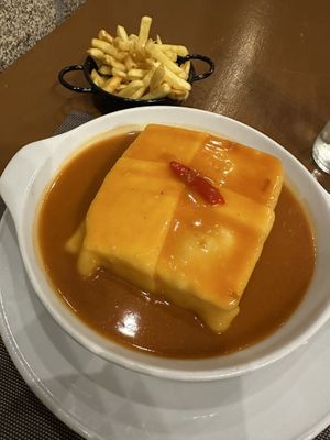 Seitan francesinha   at Francesinhas Al Forno da Baixa in Porto