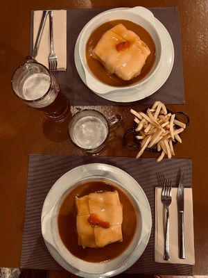 Francesinha di seitan at Francesinhas Al Forno da Baixa in Porto