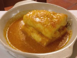 Francesinha curry at Francesinhas Al Forno da Baixa in Porto