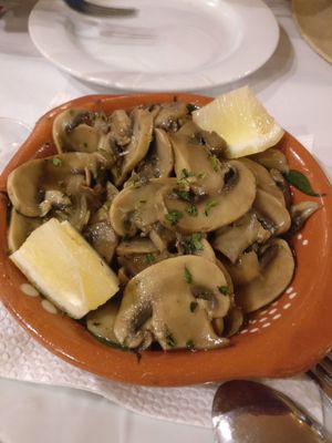 Mushrooms at Francesinhas Al Forno da Baixa in Porto