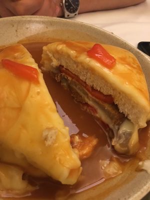 Seitan franceshina at Francesinhas Al Forno da Baixa in Porto