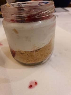 Wild fruits cheescake at Francesinhas Al Forno da Baixa in Porto