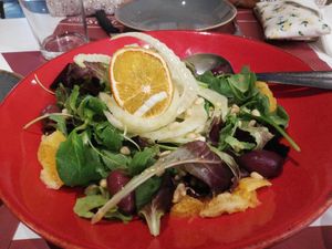 Vegan salad at SaleRosso in Antiparos