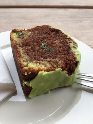 Pistazien-Schokoladencake at Airtime Cafe in Lauterbrunnen