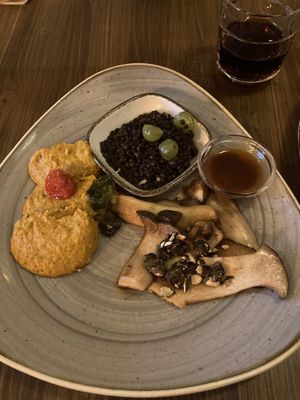 Gebratene Kräuterseitlinge at Paletti Die Genuss Bar in Neu-isenburg