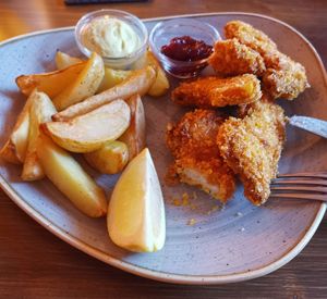 Schnitzel Viener Art (Deluxe - Kräuterseitling) at Paletti Die Genuss Bar in Neu-isenburg