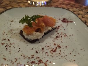 Hors doeuvre: carrot lax in dark bread at Paletti Die Genuss Bar in Neu-isenburg