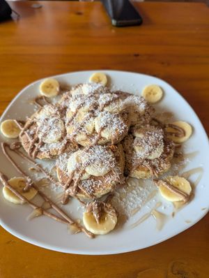 Vegan almond pancakes at Fruzion in Paracas