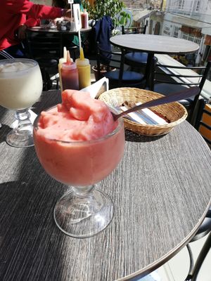 Strawberry, orange and banana shake at Fruzion in Paracas