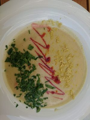 Blumenkohlcremesuppe at Gruene Kombuese in Rostock