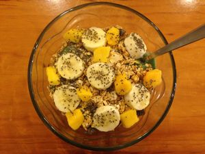 Spirulina bowl at Mauloa Acai and Cafe in Osaka