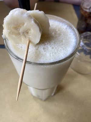 Banana and pineapple smoothie at Buddy VEGGY in Rome