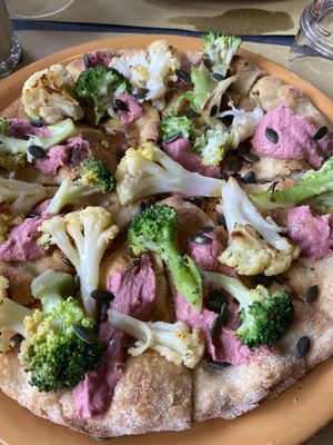 Hummus pizza at Buddy VEGGY in Rome