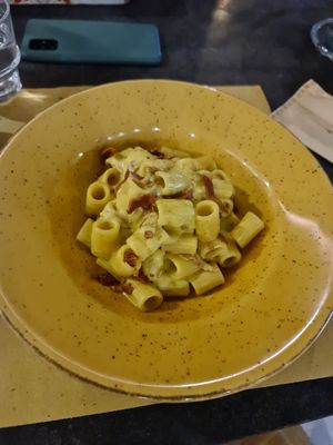Pasta carbonara at Buddy VEGGY in Rome