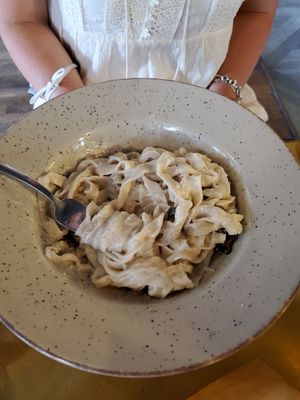 Vegan truffle pasta at Buddy VEGGY in Rome