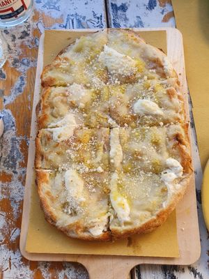 Pizza 4 formaggi at Buddy VEGGY in Rome