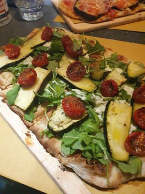 Pizza Primavera at Buddy VEGGY in Rome