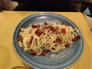 Vegan cheese pasta at Buddy VEGGY in Rome