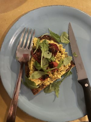 Bruschetta con avocado, pachino e semi di sesamo - e ordered the one with scrambled tofu   #Veganuary at Buddy VEGGY in Rome