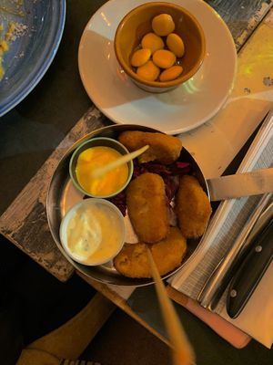 vegan nuggets with two dips and lupini beans, both served as aperitivo  at Buddy VEGGY in Rome