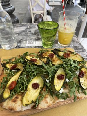 Pizza primavera & belito  at Buddy VEGGY in Rome