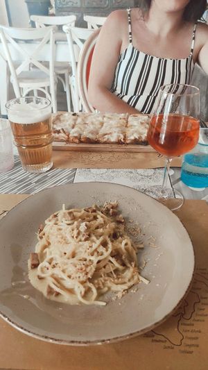 Pasta carbonara y pizza cuatro quesos vegana, todo muy rico 🤌🏻 at Buddy VEGGY in Rome