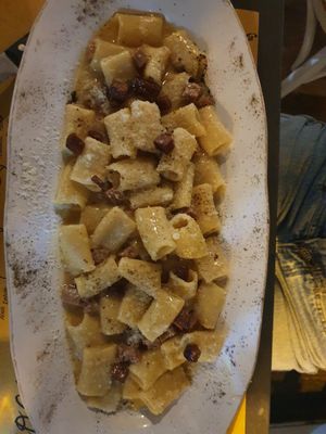 Pasta alla gricia at Buddy VEGGY in Rome