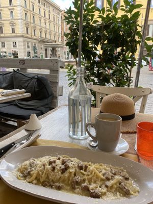 Spaghetti carbonara   at Buddy VEGGY in Rome