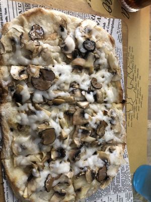 Vegan truffle pizza  at Buddy VEGGY in Rome