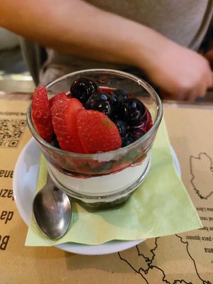 Cheesecake with fruits at Buddy VEGGY in Rome