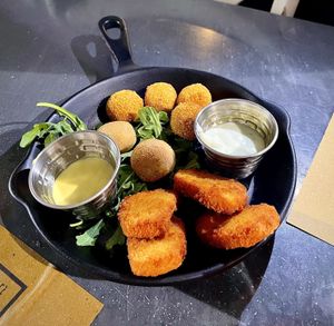 Mix di fritti ( olive ascolane , nuggets, falafel )  at Buddy VEGGY in Rome